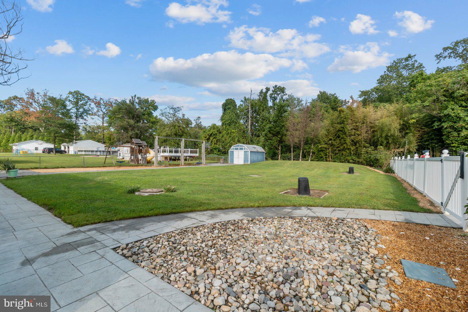 7925 Central Road Pasadena, MD 21122 - Photo 31 of 41 Back yard