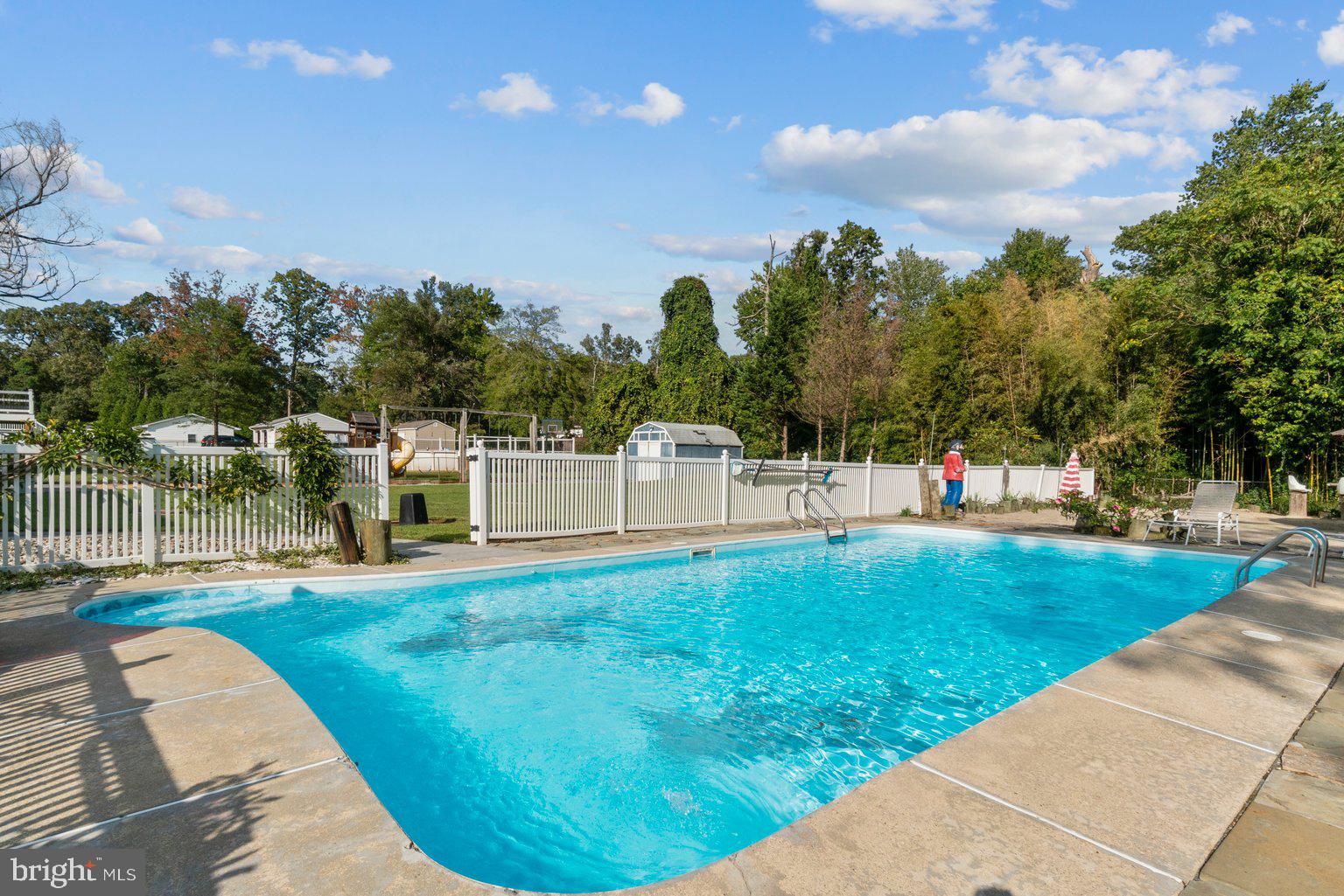 7925 Central Road Pasadena, MD 21122 - Photo 37 of 41 Pool