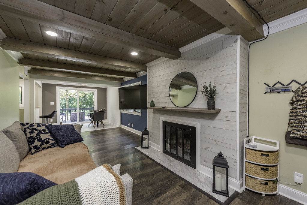 38515 North Forest Avenue Spring Grove, IL 60081 - Photo 3 of 20