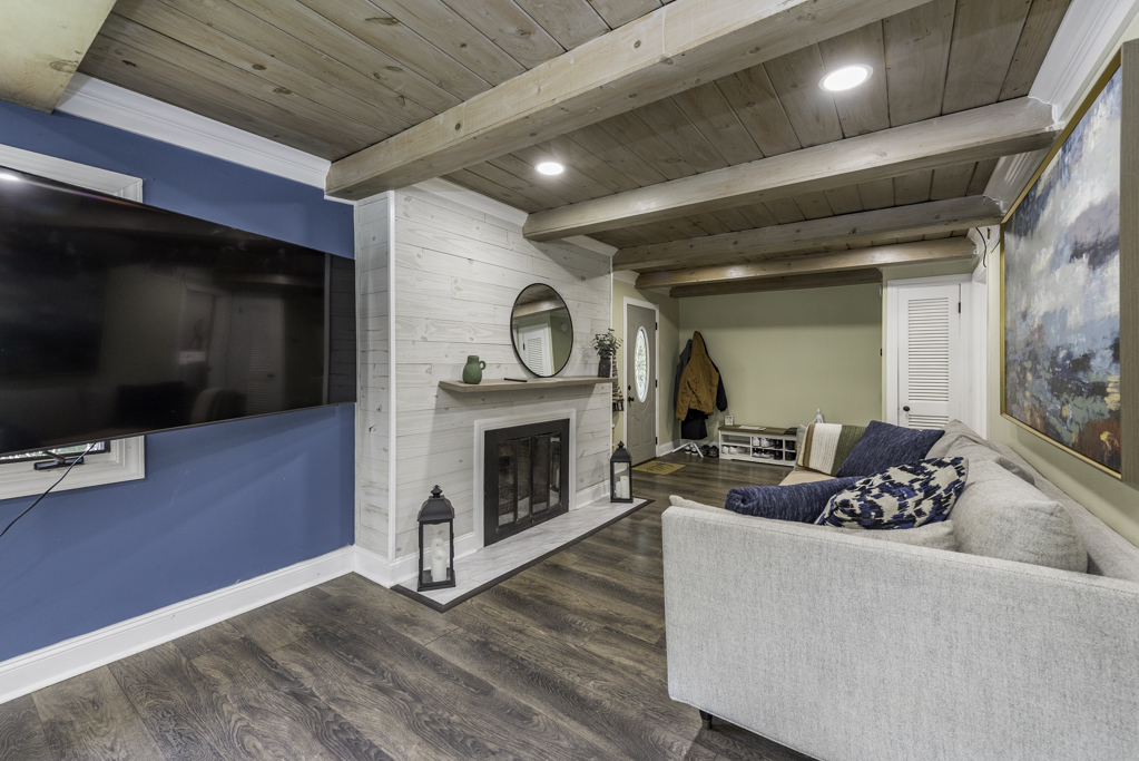 38515 North Forest Avenue Spring Grove, IL 60081 - Photo 5 of 20