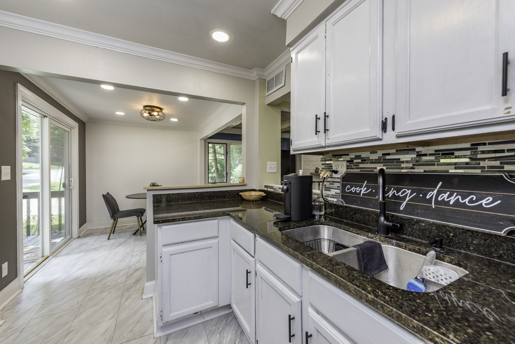 38515 North Forest Avenue Spring Grove, IL 60081 - Photo 8 of 20