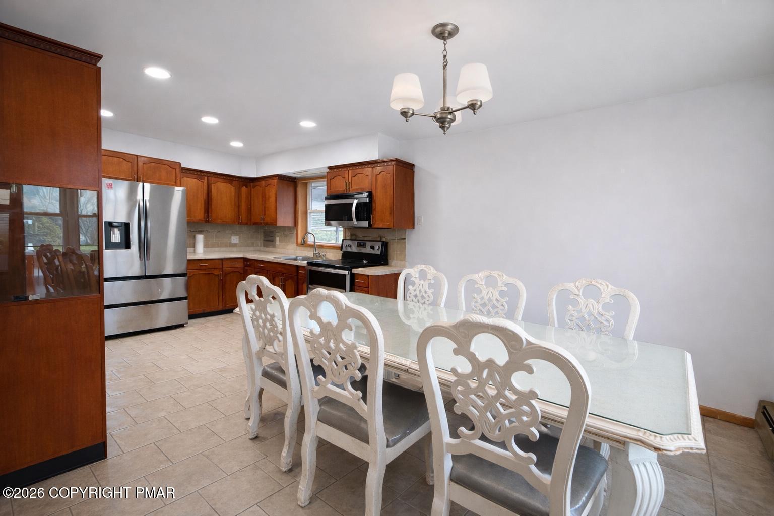 2 West 17th Street Hazleton, PA 18201 - Photo 10 of 32 Dining