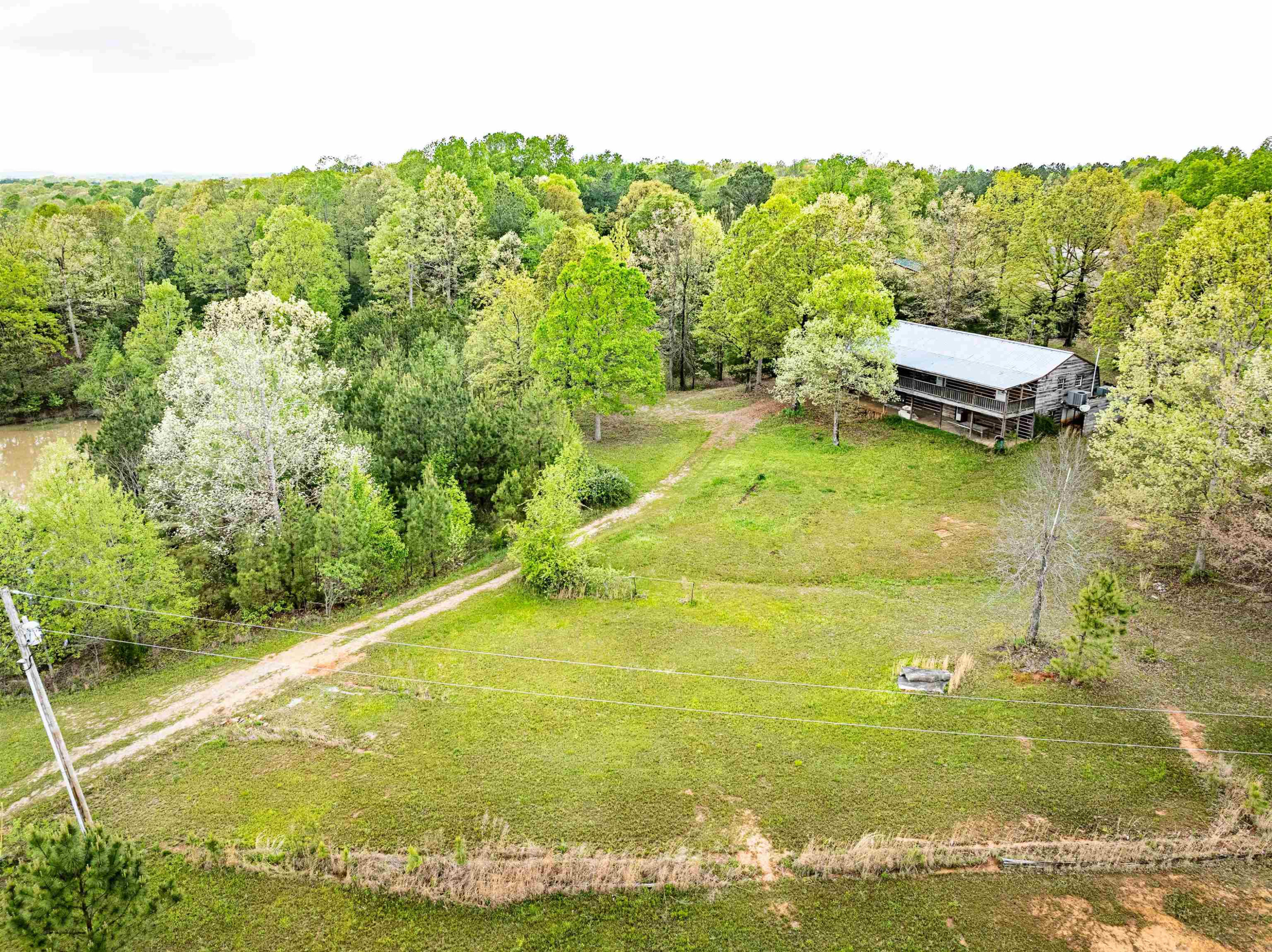 800 Bob's Landing Road Bath Springs, TN 38311 - Photo 26 of 48 a view of an ocean from a balcony