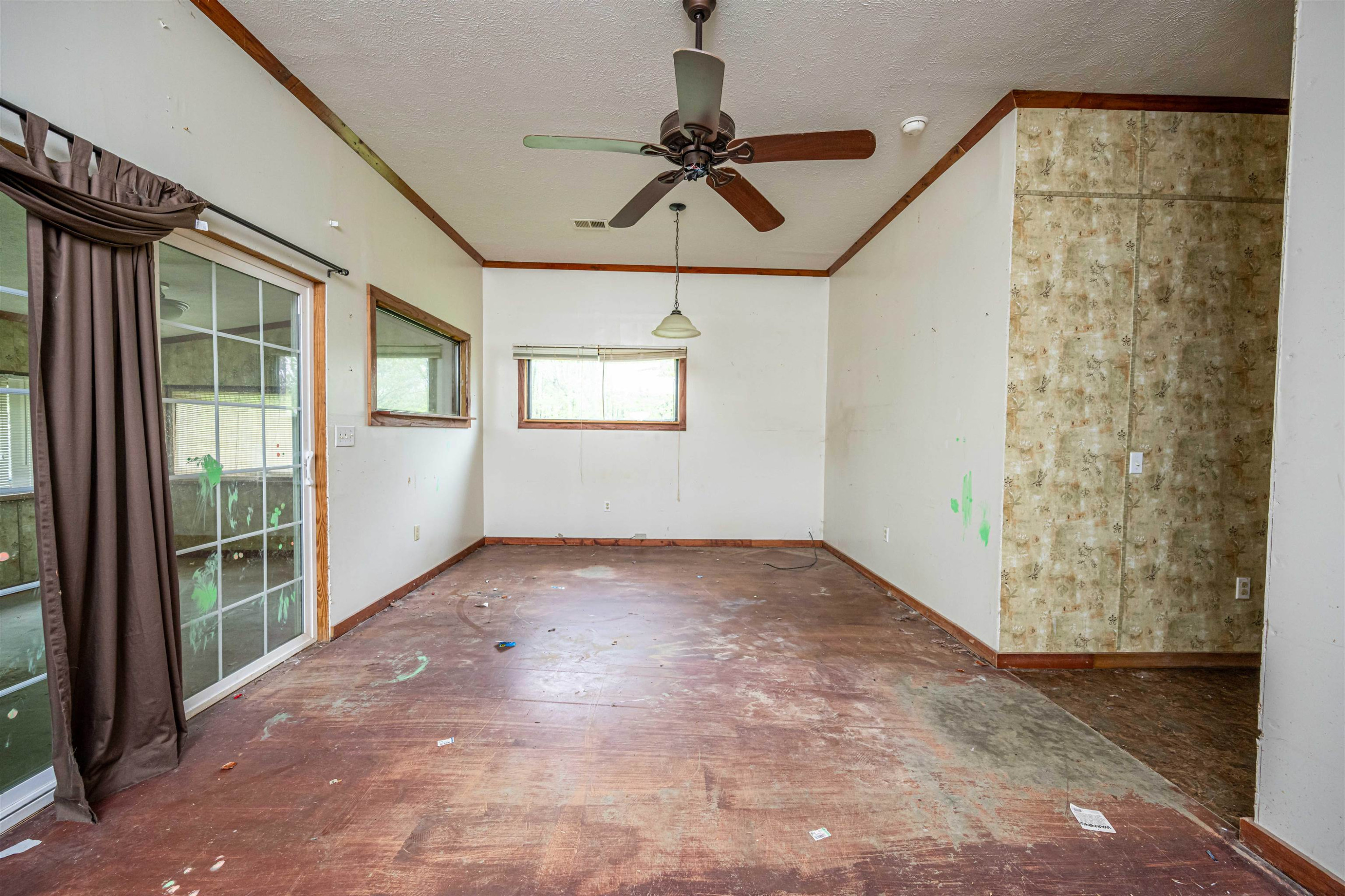 800 Bob's Landing Road Bath Springs, TN 38311 - Photo 35 of 48 a view of empty room with windows