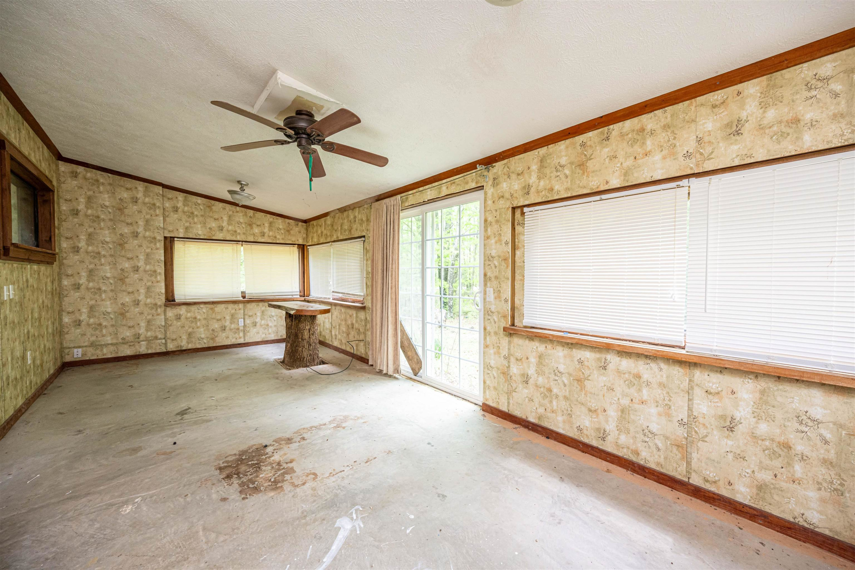 800 Bob's Landing Road Bath Springs, TN 38311 - Photo 36 of 48 a view of an empty room with a window