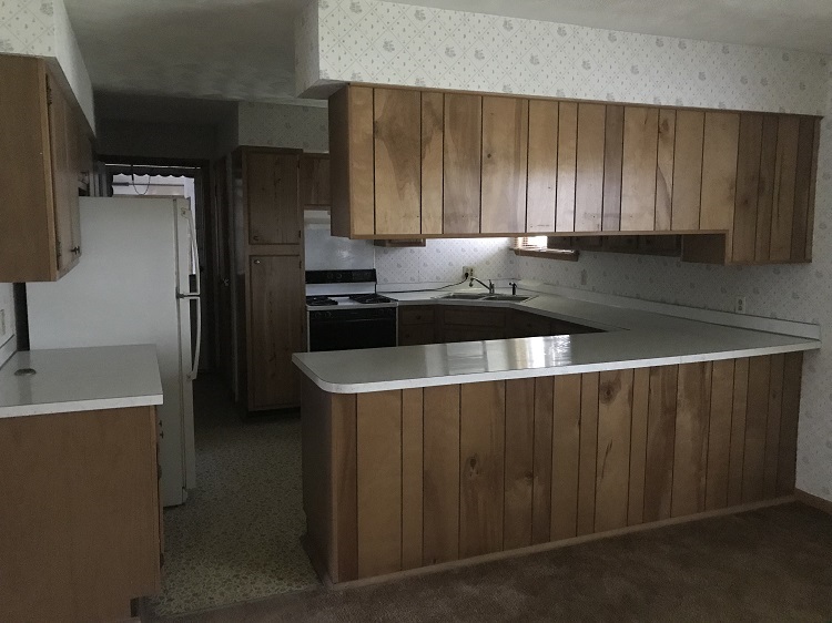 202 Chestnut Road Roscommon, MI 48653 - Photo 7 of 15 1867321-6.JPG