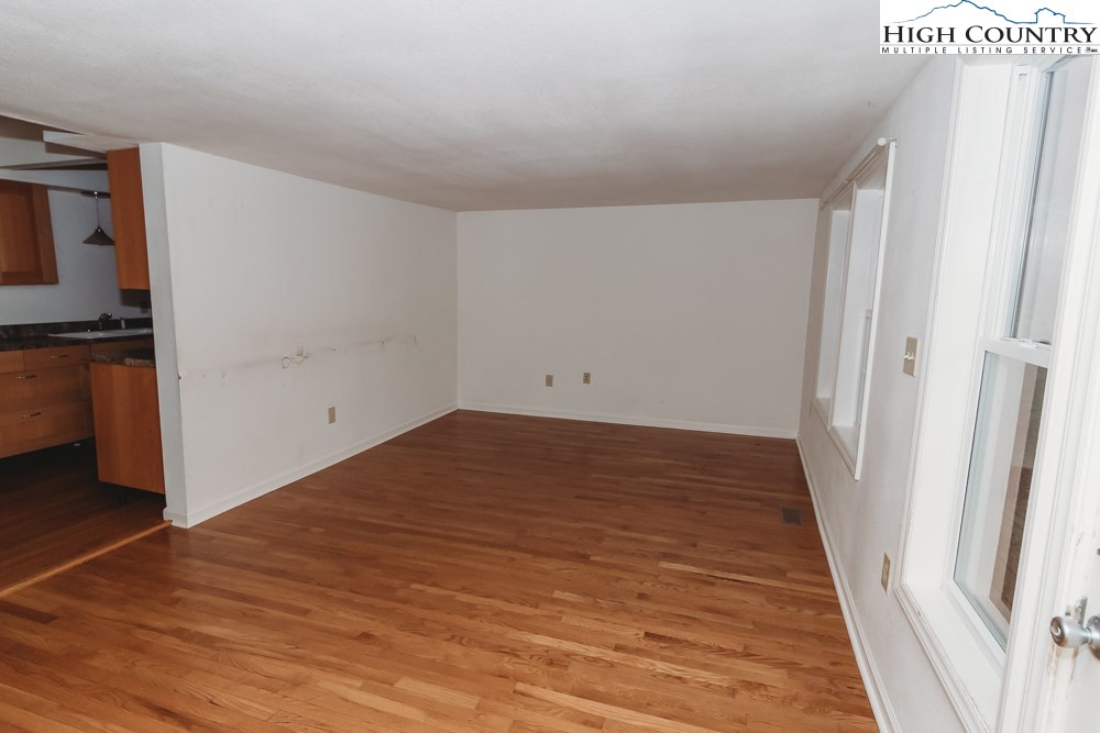 530 Lower Rush Branch Road Sugar Grove, NC 28679 - Photo 2 of 34 Gallery Image 2