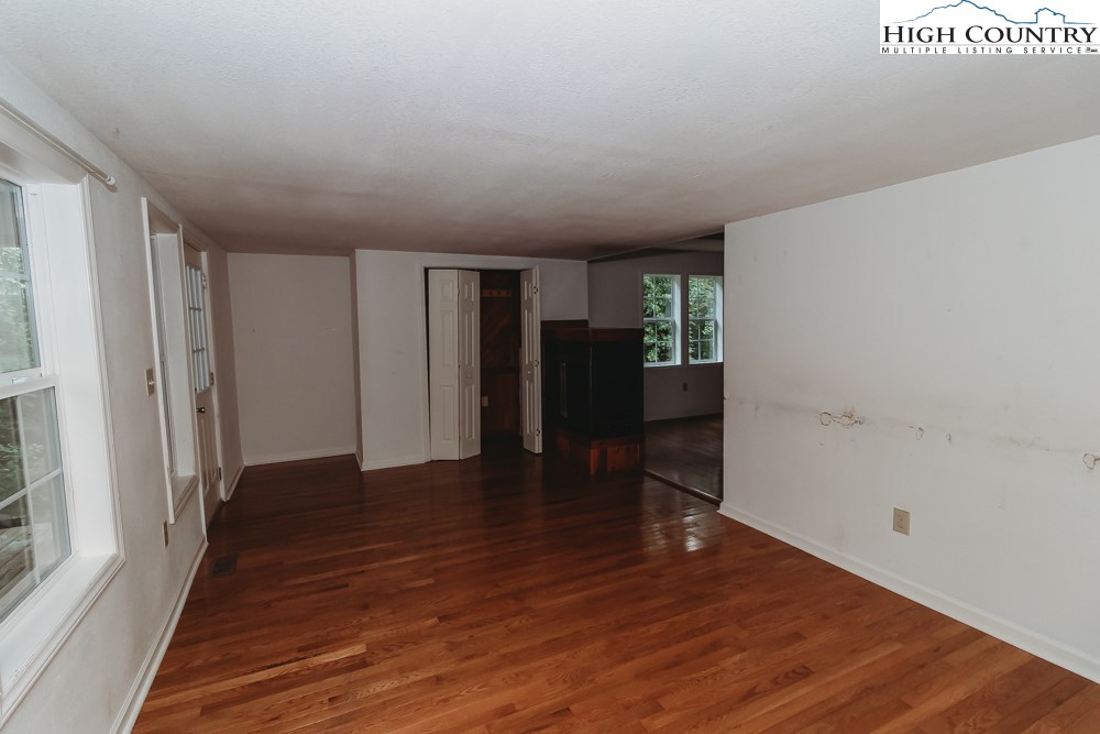 530 Lower Rush Branch Road Sugar Grove, NC 28679 - Photo 3 of 34 Gallery Image 3