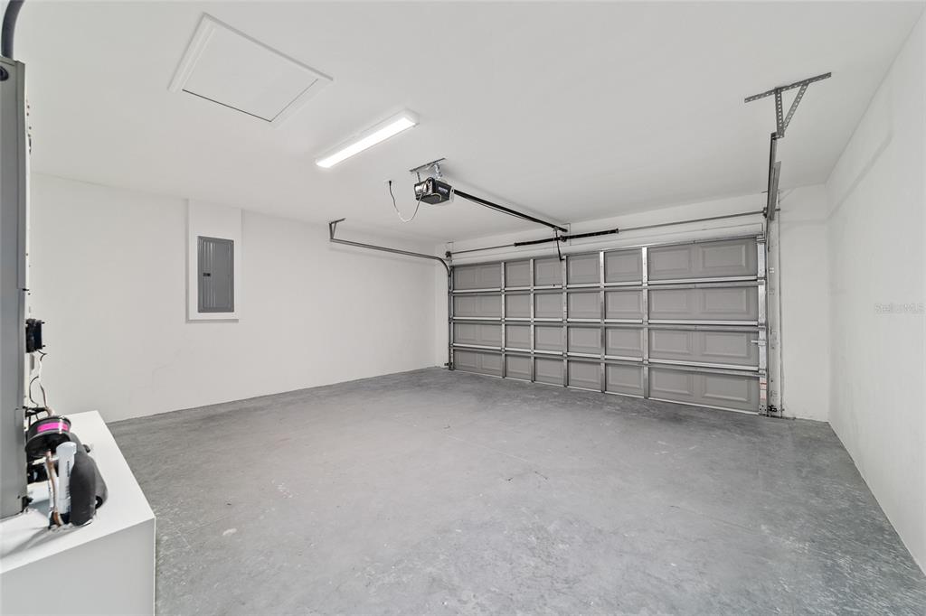 17604 Southwest 112th Lane Dunnellon, FL 34432 - Photo 15 of 23 a view of a garage