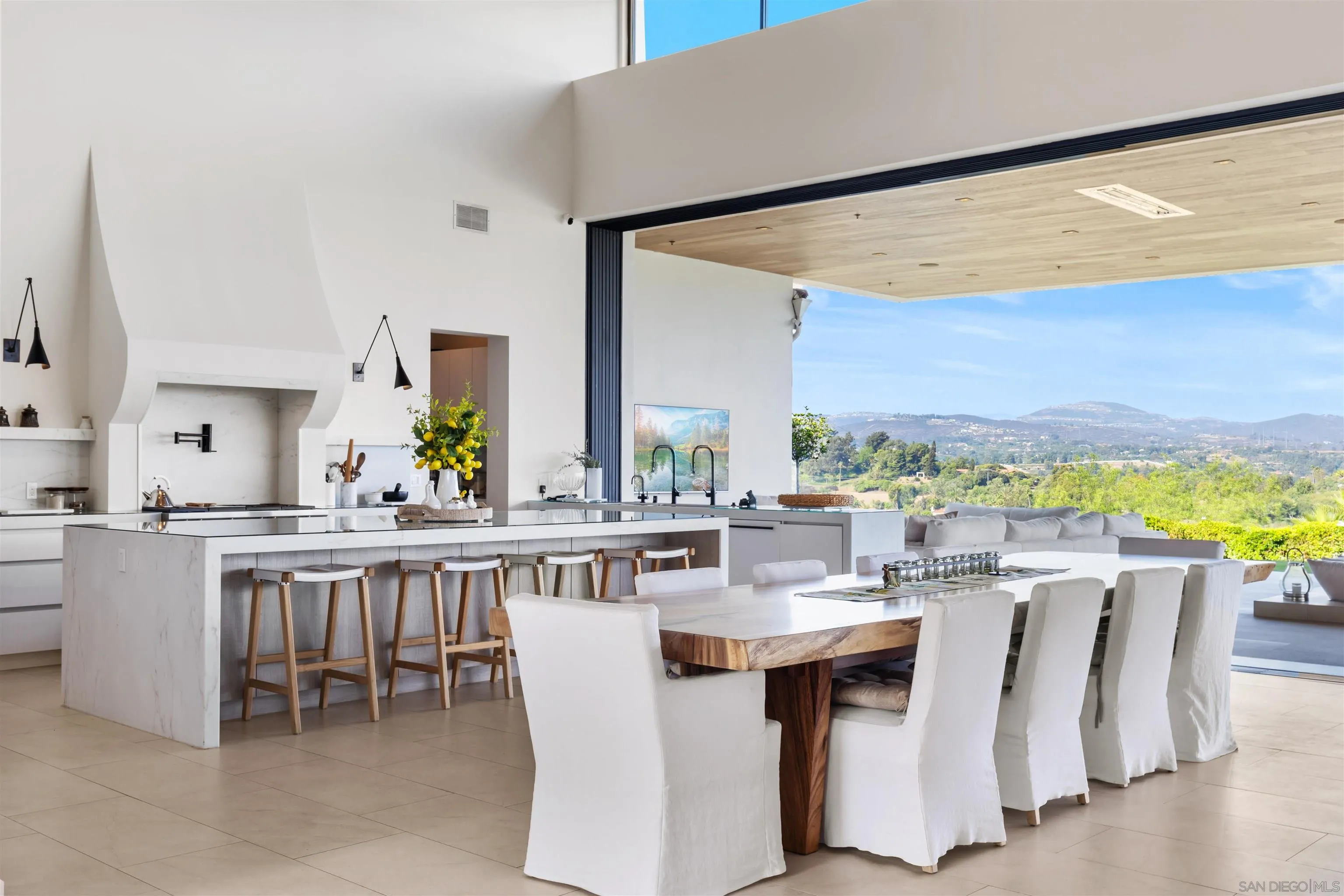 5516 La Crescenta Road Rancho Santa Fe, CA 92067 - Photo 4 of 49