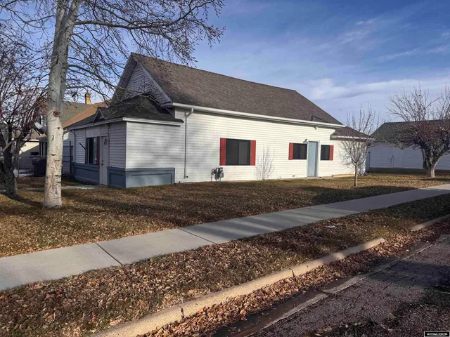 $218,900 | 637 9th Street, Evanston, WY 82930