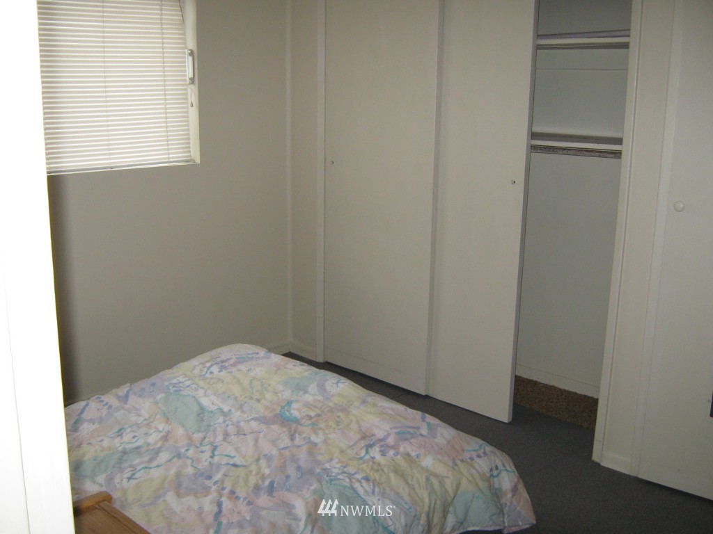 3207 Perry Avenue Northeast Bremerton, WA 98310 - Photo 7 of 10 Gallery Image 7