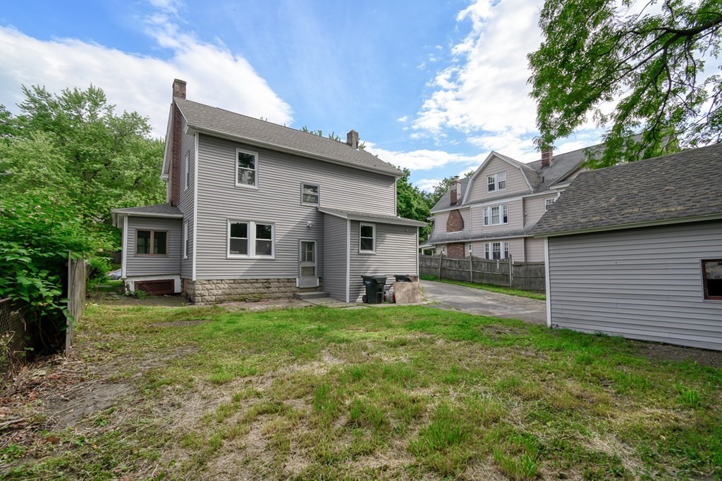 164 Leyfred Terrace Springfield, MA 01108 - Photo 3 of 32 Gallery Image 3