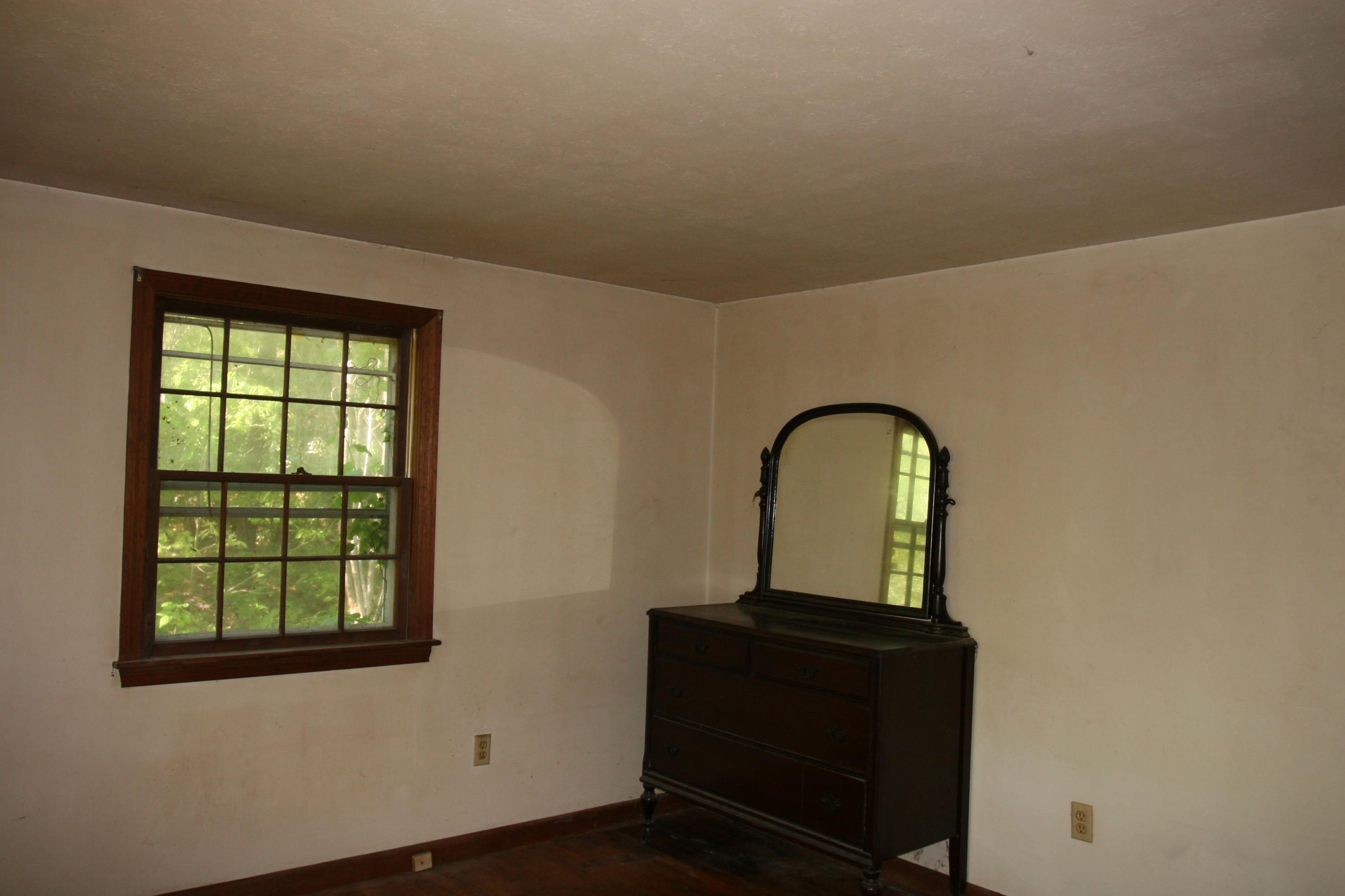 117 Turtleback Road Marstons Mills, MA 02648 - Photo 10 of 35 a room with a window
