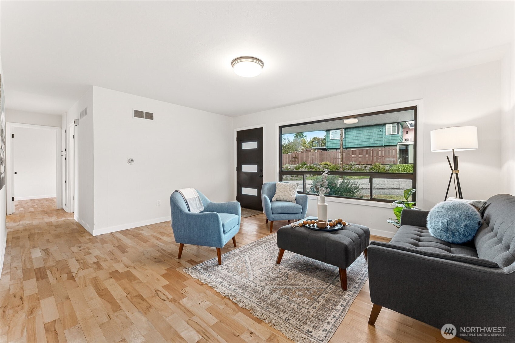 2013 East 16th Street Bremerton, WA 98310 - Photo 3 of 31 Gallery Image 3