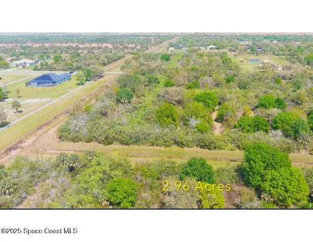a black and white photo of a city