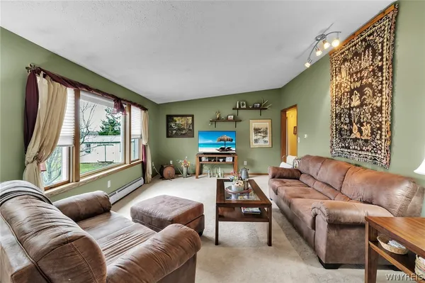 $349,900 | 2956 Valley View Lane, Sheldon, NY 14145