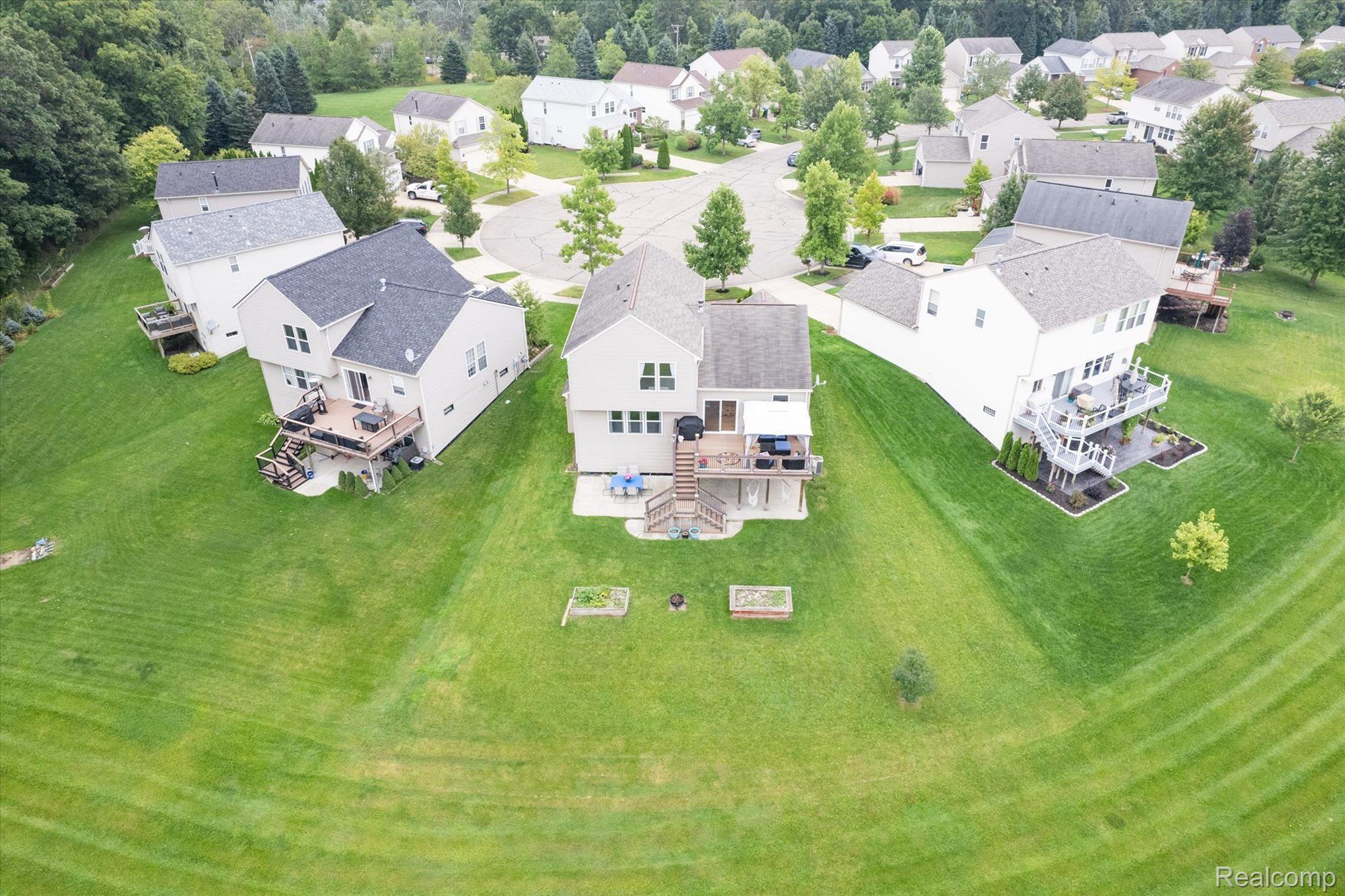 964 Callaway Court Howell, MI 48843 - Photo 32 of 44