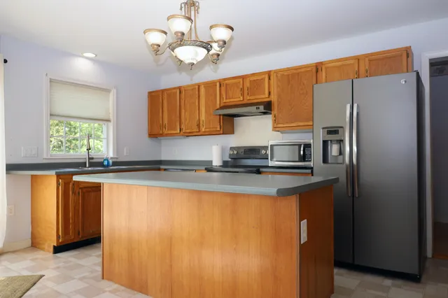 $475,000 | 65 Ledgewood Drive, St. Johnsbury, VT 05819