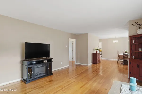 $324,900 | 106 Ingalls Road, Cheshire, MA 01225