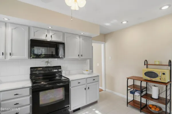 $324,900 | 106 Ingalls Road, Cheshire, MA 01225