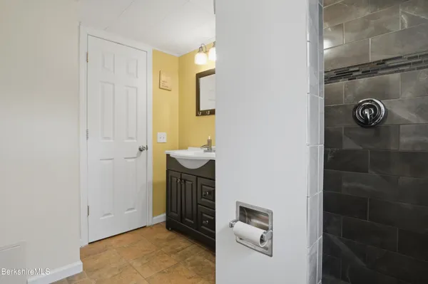 $324,900 | 106 Ingalls Road, Cheshire, MA 01225