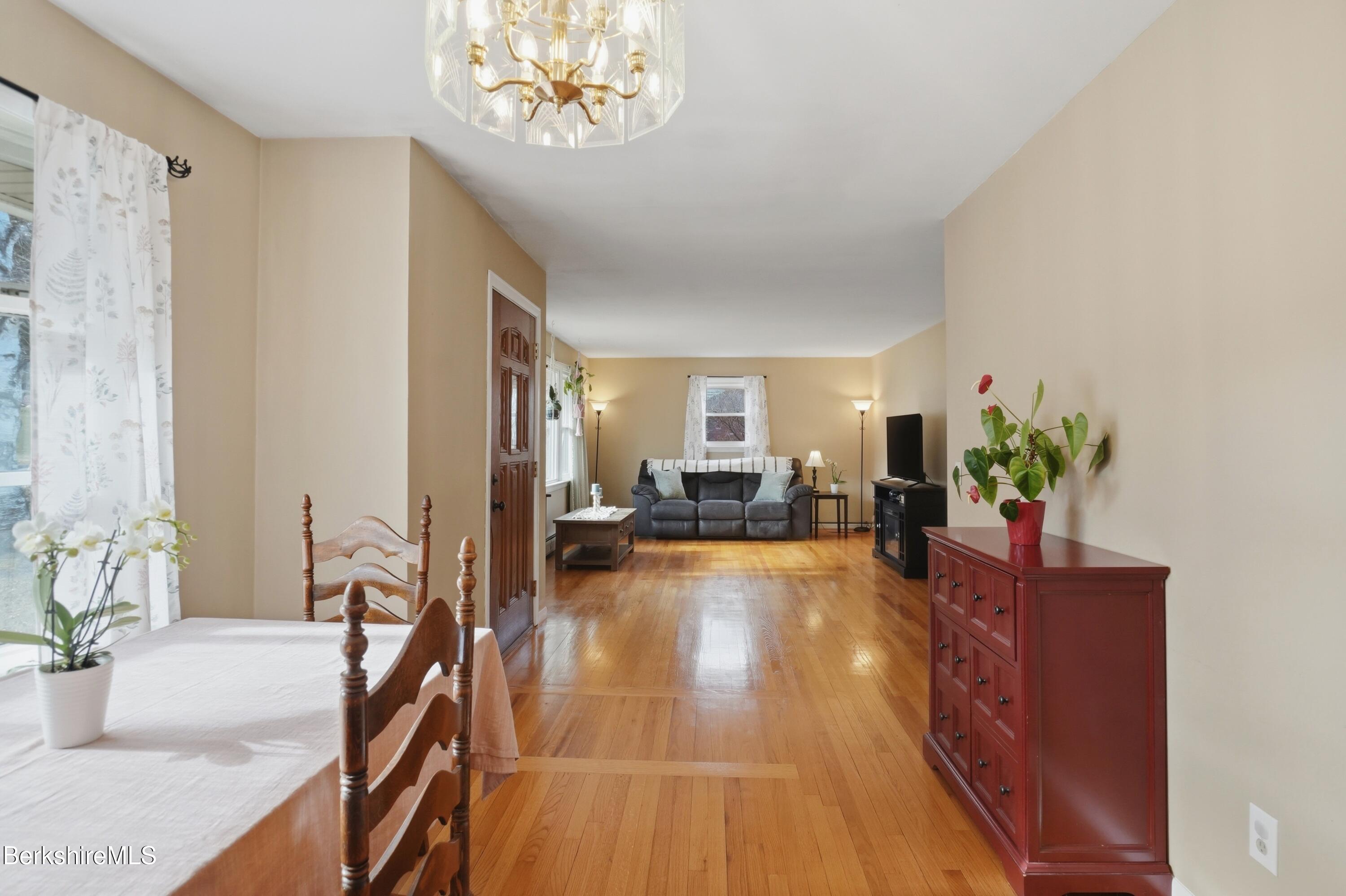 106 Ingalls Road Cheshire, MA 01225 - Photo 10 of 68 Dining Area