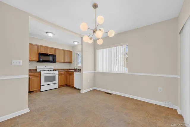 $340,000 | 9 Nicole Circle, Unit 3, Ossining, NY 10562