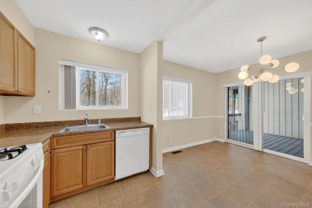 $340,000 | 9 Nicole Circle, Unit 3, Ossining, NY 10562