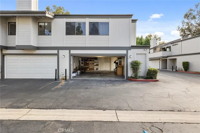 $499,000 | 6508 Twin Cir Lane, Unit 1, Simi Valley, CA 93063