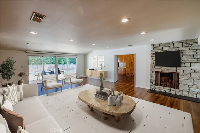 $12,000 | 784 Lockearn Street, Brentwood, CA 90049