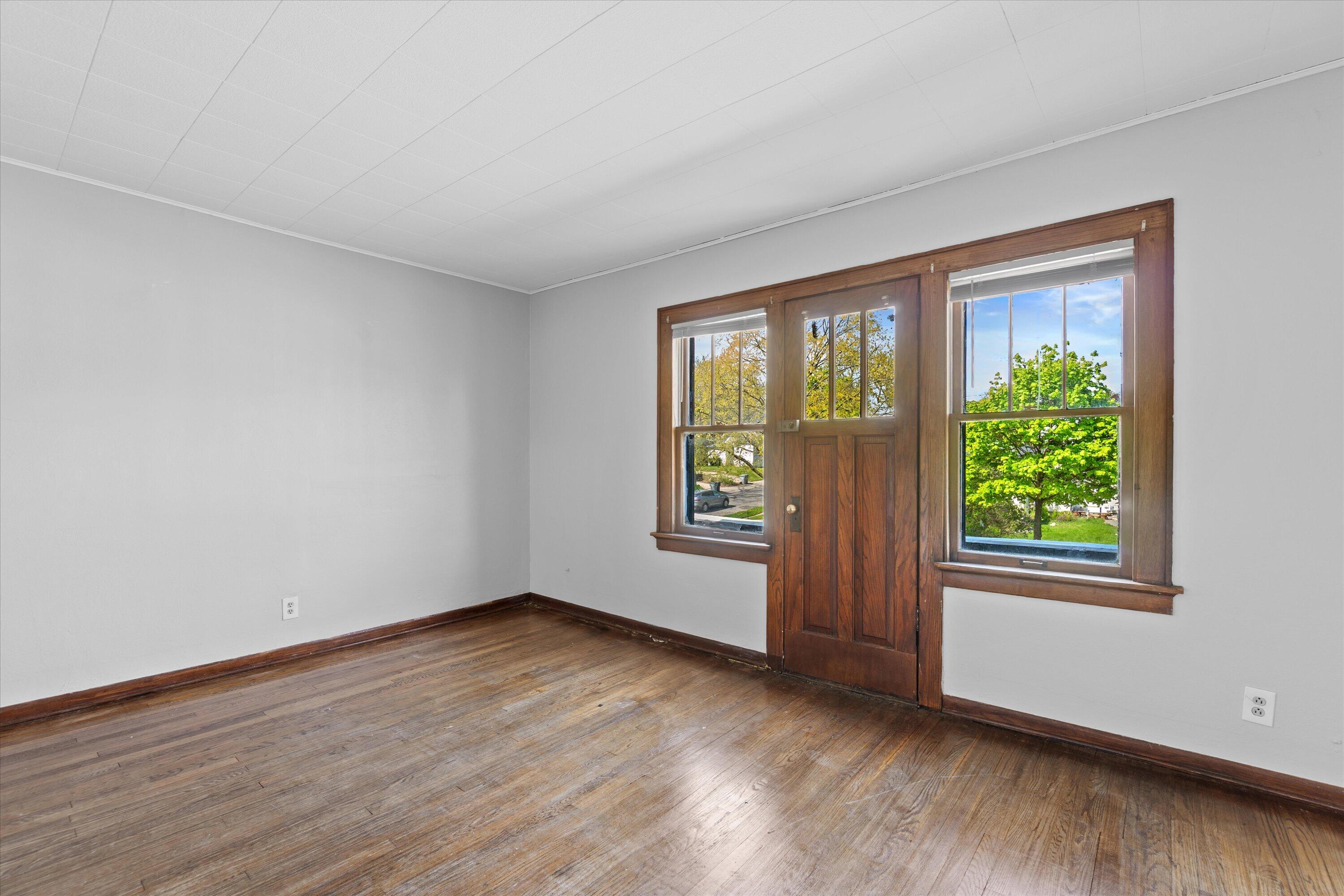 2808 North 57th Street, Unit 2810 Milwaukee, WI 53210 - Photo 2 of 21 07-DSC00528