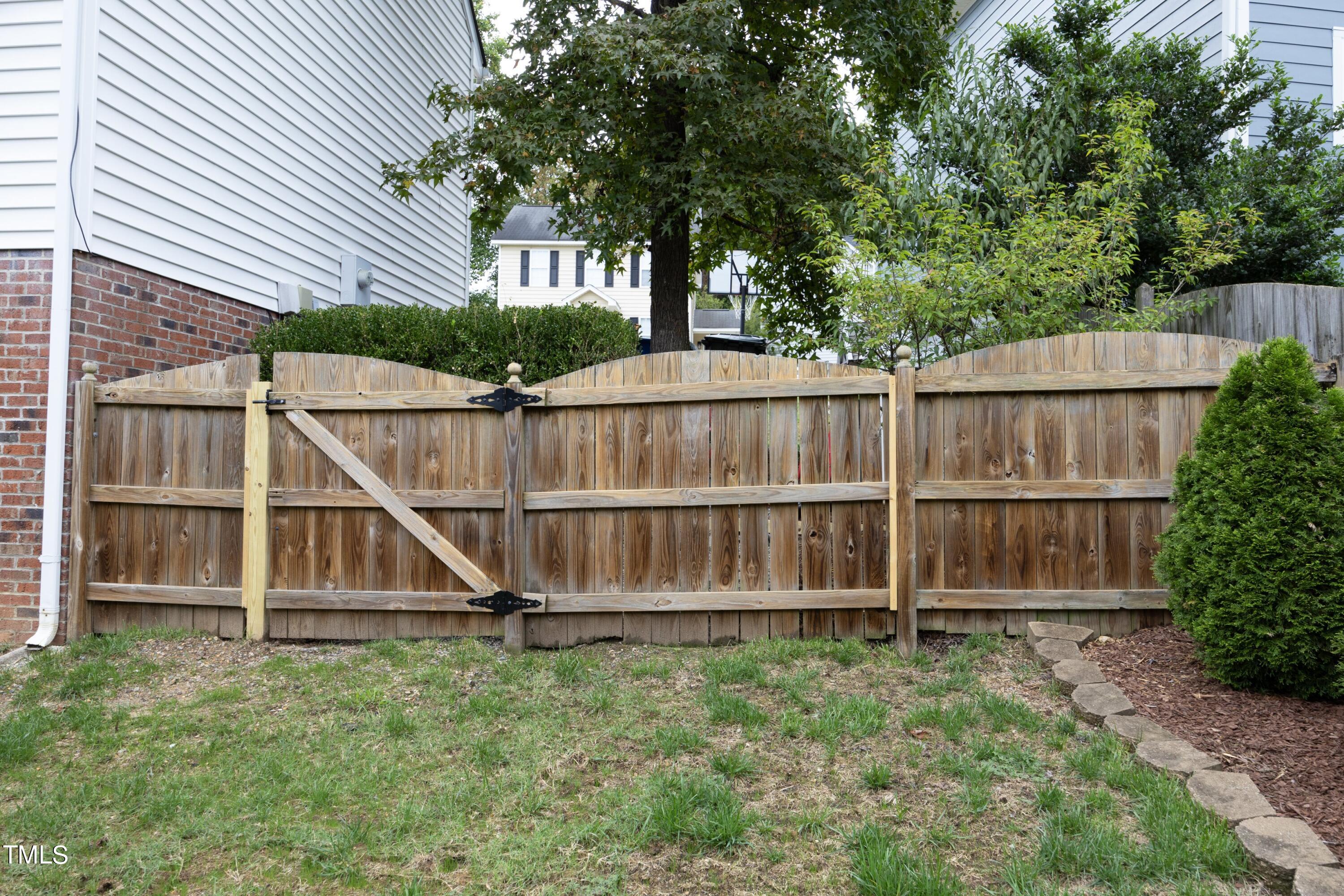 8904 Castleton Lane Raleigh, NC 27615 - Photo 36 of 43 36Gate