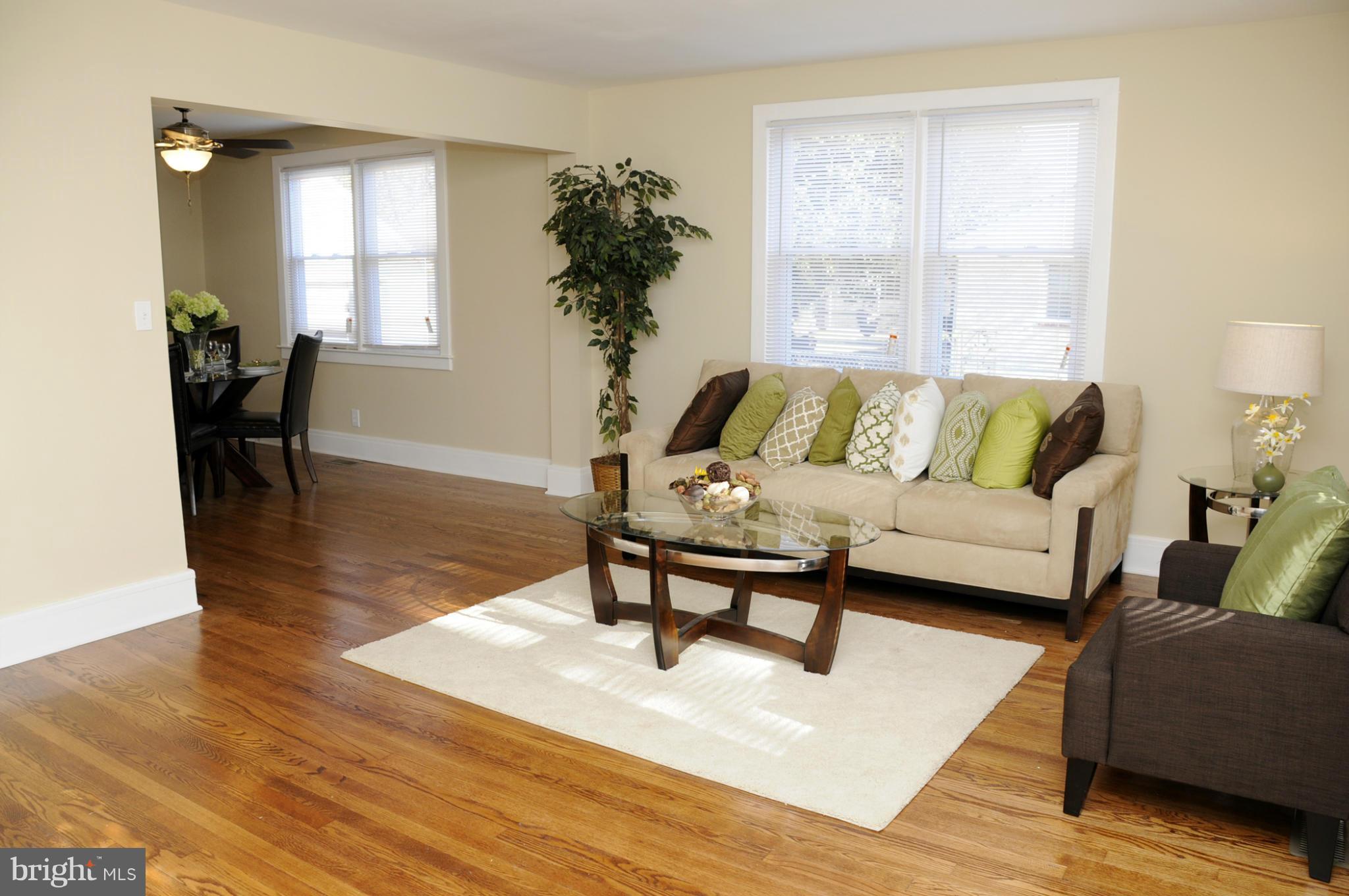 1204 Valley Road Pasadena, MD 21122 - Photo 2 of 30 Living Room