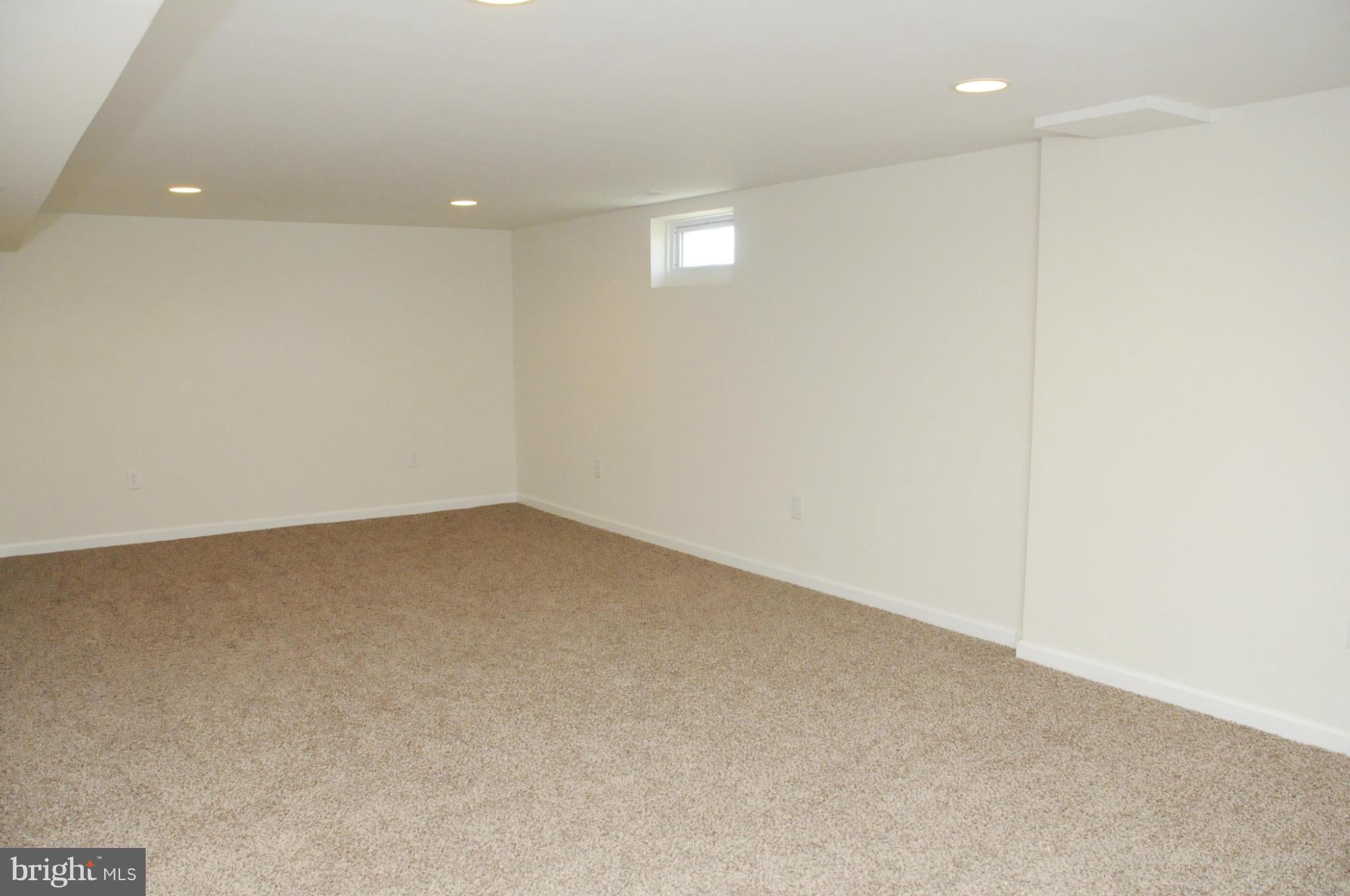 1204 Valley Road Pasadena, MD 21122 - Photo 23 of 30 Family Room