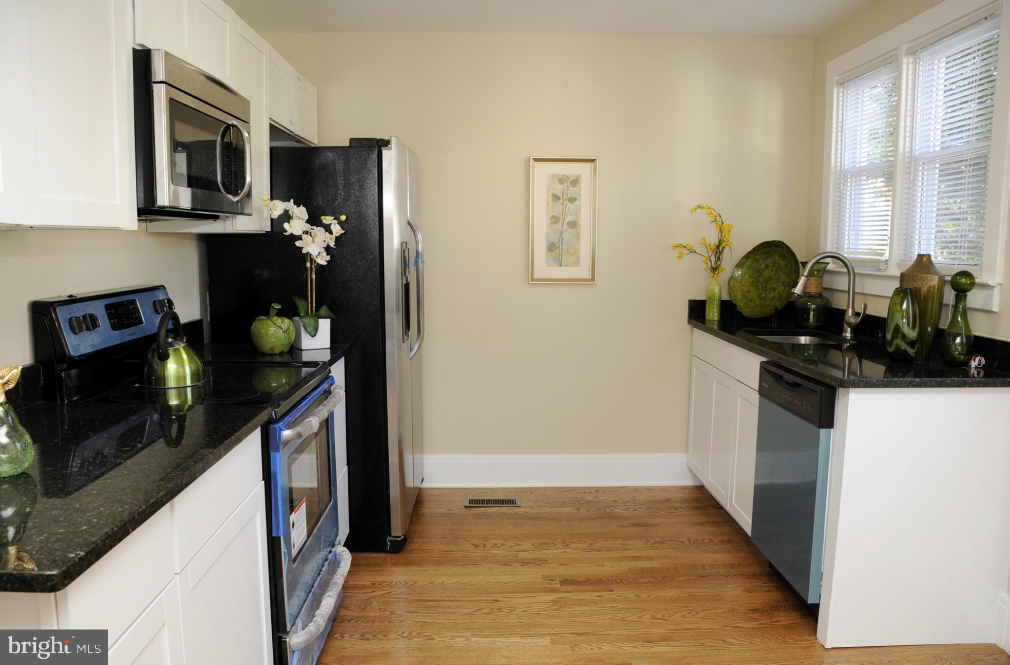 1204 Valley Road Pasadena, MD 21122 - Photo 9 of 30 Kitchen