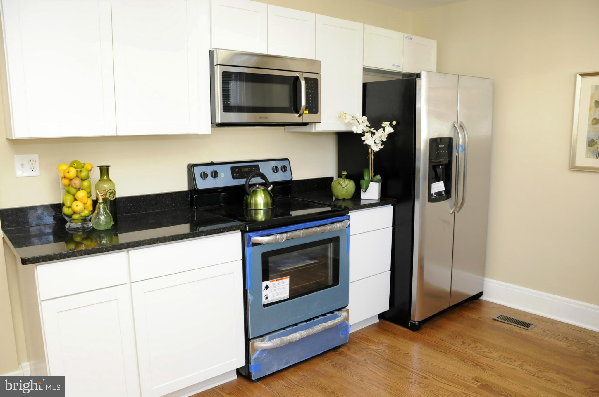 1204 Valley Road Pasadena, MD 21122 - Photo 10 of 30 Kitchen