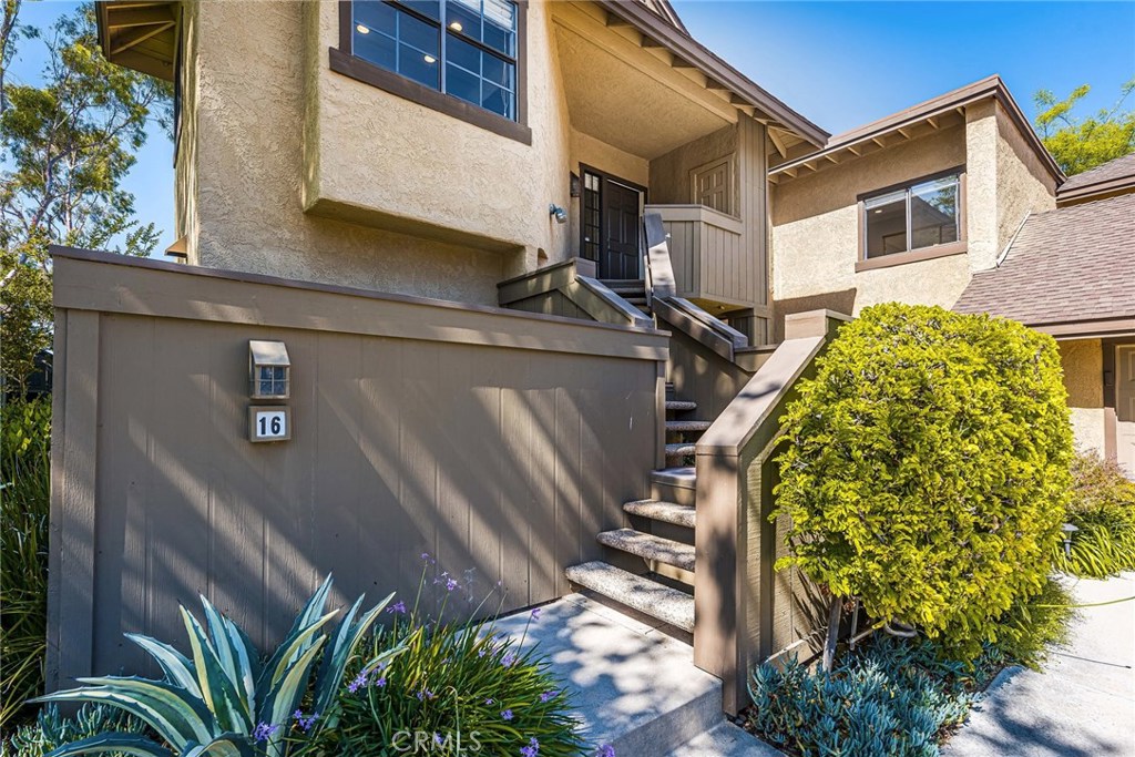 16 Rainbow Ridge, Unit 40 Irvine, CA 92603 - Photo 10 of 49 Private landing improves the safety of your packages