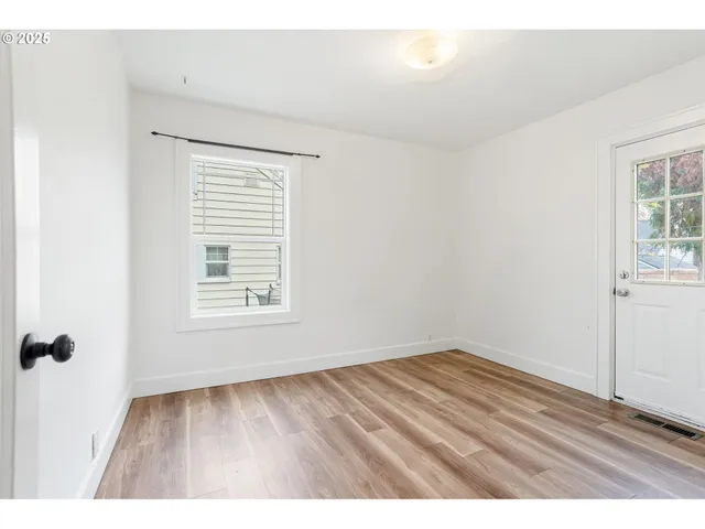 $415,000 | 562 21st Street Northeast, Salem, OR 97301