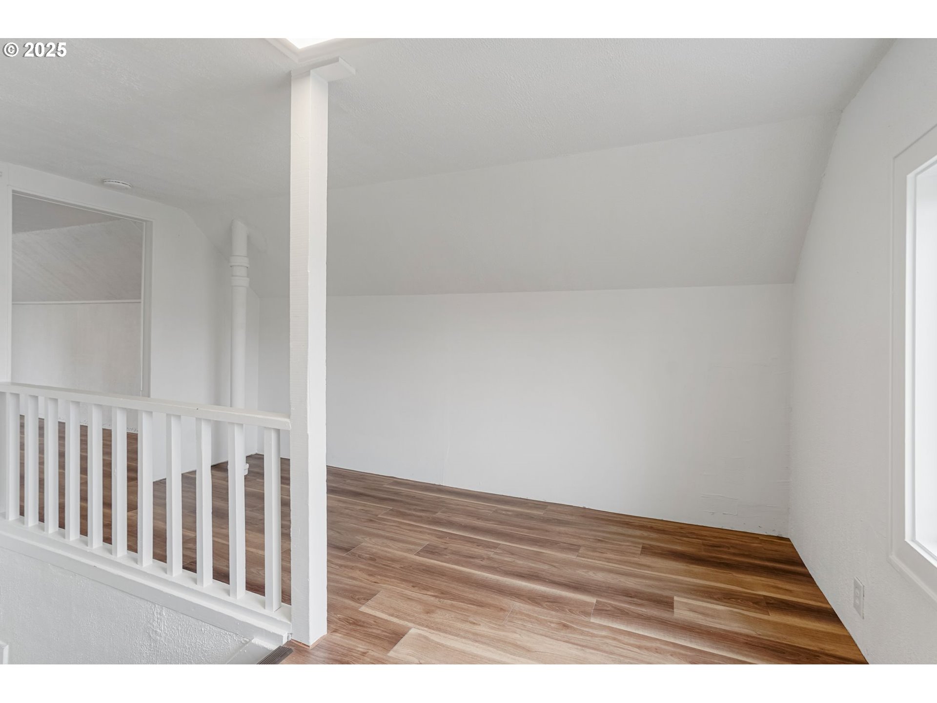 562 21st Street Northeast Salem, OR 97301 - Photo 24 of 45