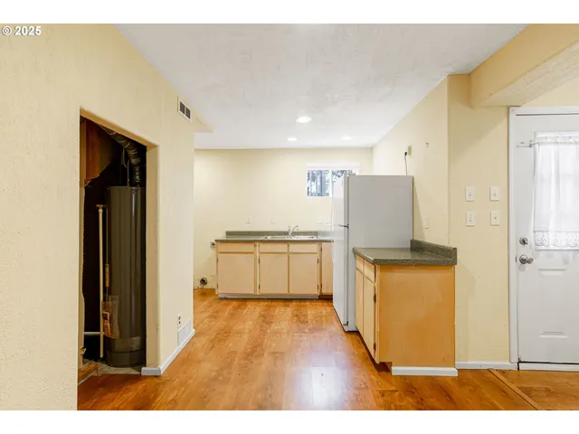 $415,000 | 562 21st Street Northeast, Salem, OR 97301