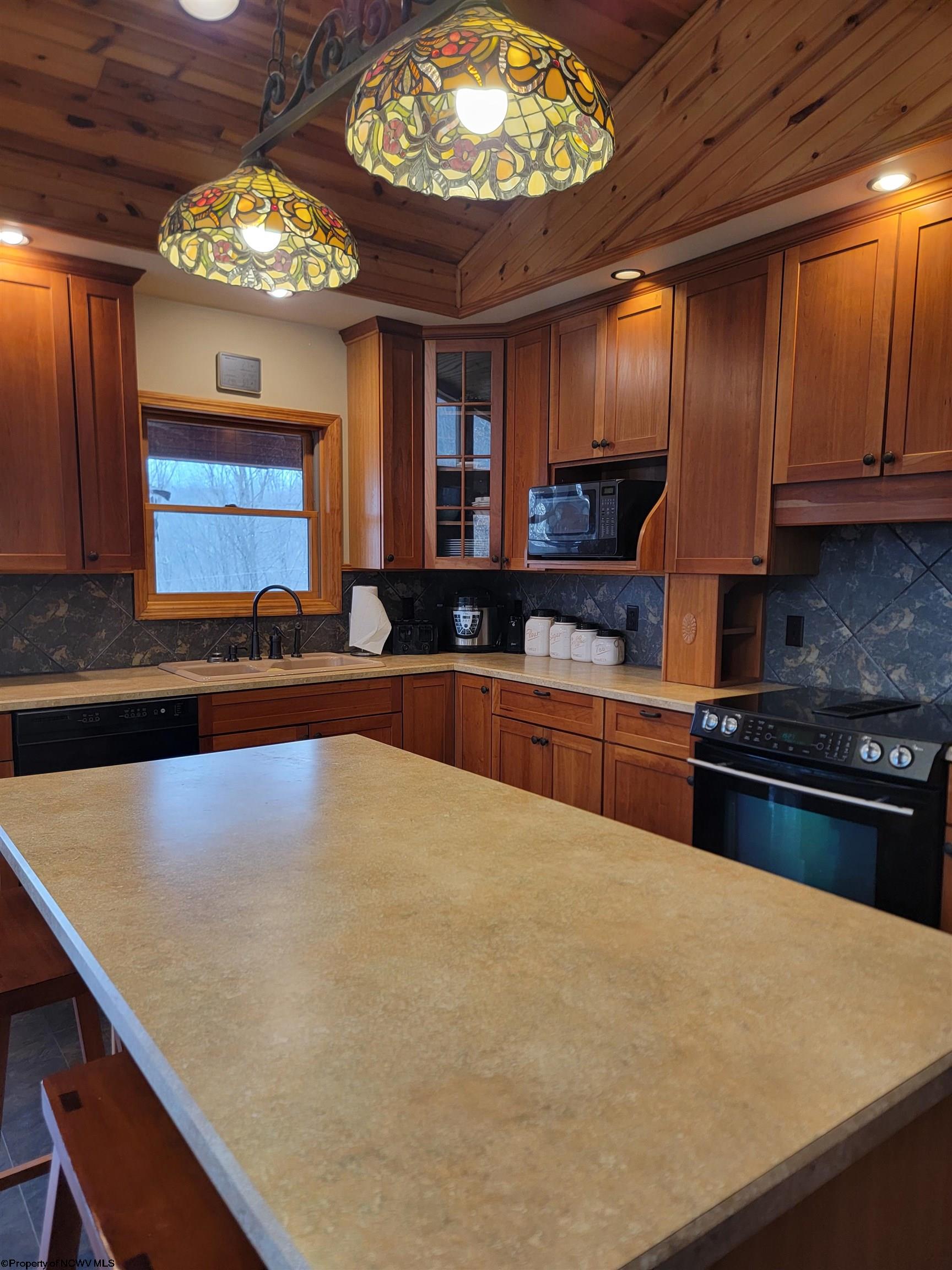 380 Flint Road Hillsboro, WV 24946 - Photo 9 of 31 Gallery Image 9