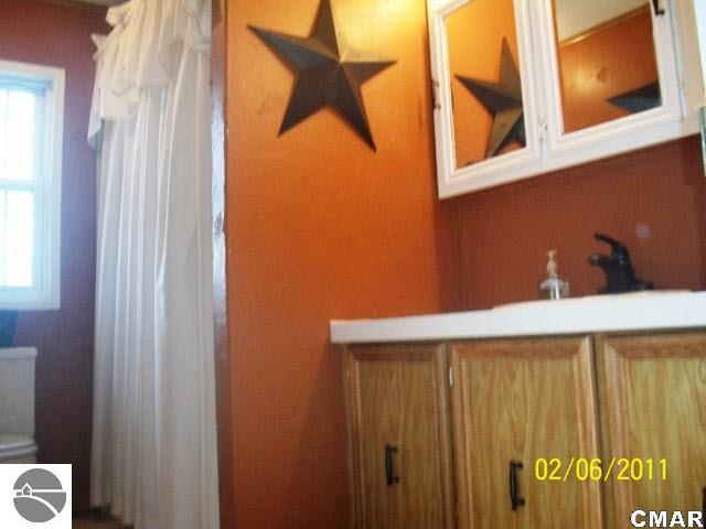 8191 South Vandecar Road Mount Pleasant, MI 48858 - Photo 10 of 16 1772509-9.JPG