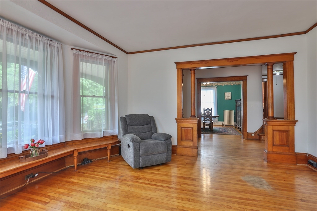 4 Trowbridge Road Worcester, MA 01609 - Photo 5 of 25