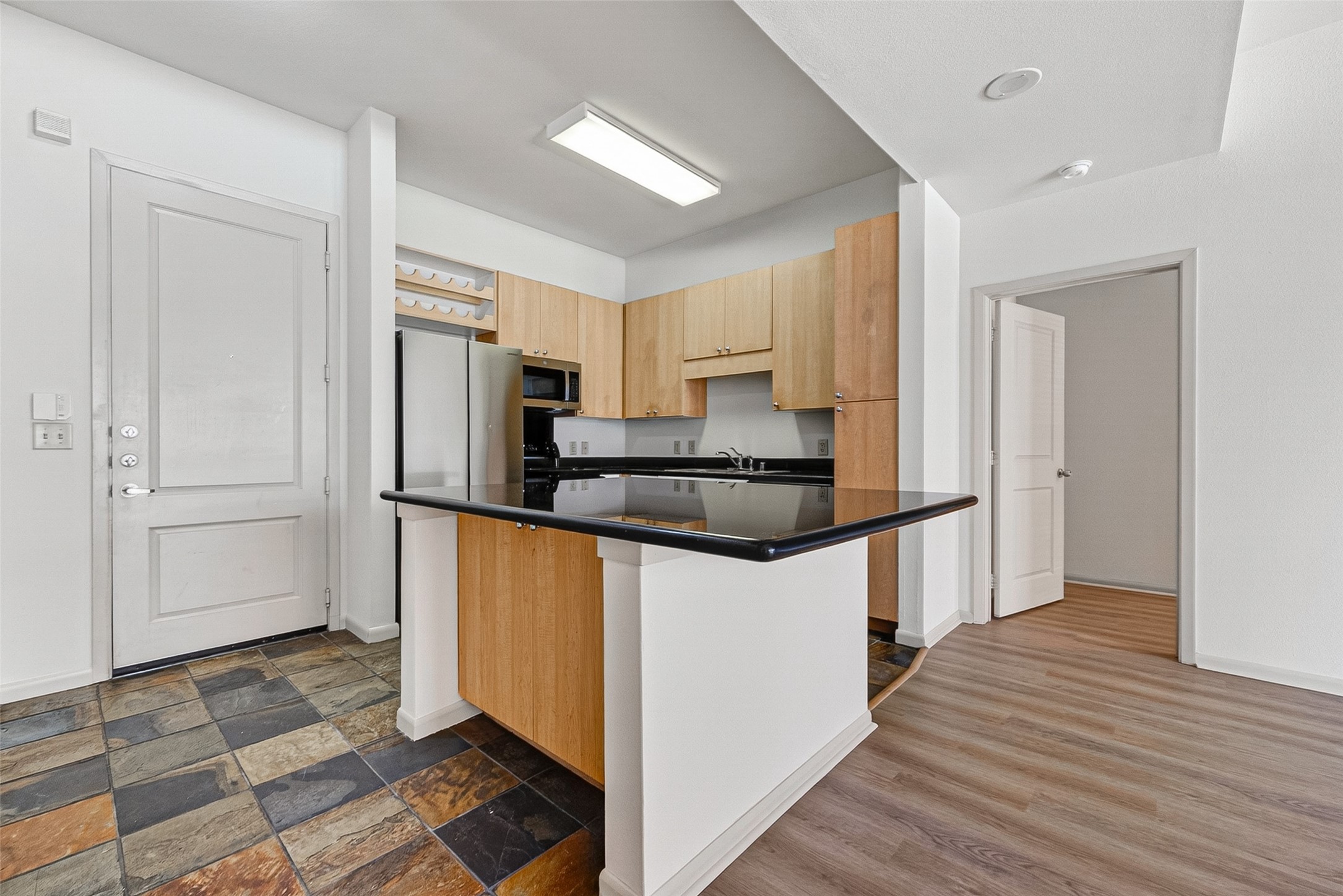 3505 Sage Road, Unit 115 Houston, TX 77056 - Photo 7 of 30 Gallery Image 7