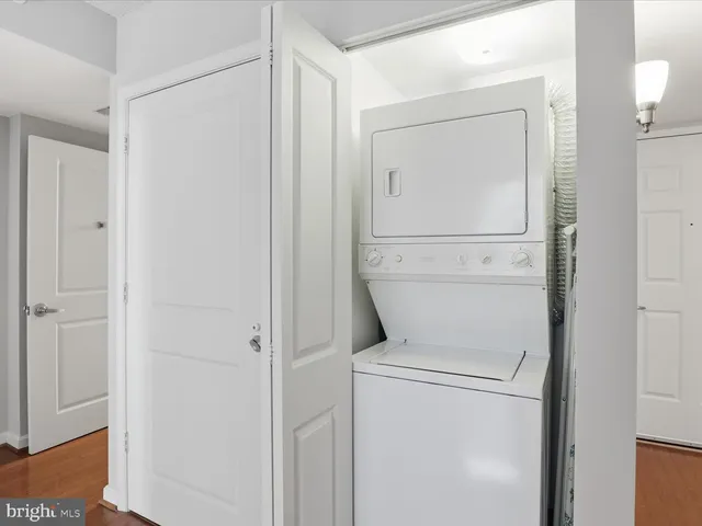 $2,900 | 880 North Pollard Street, Unit 323, Arlington, VA 22203