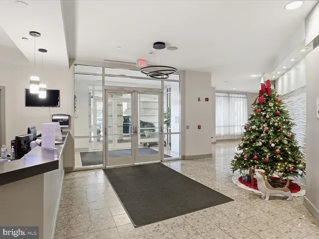 $2,900 | 880 North Pollard Street, Unit 323, Arlington, VA 22203