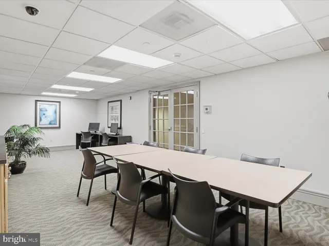 $2,900 | 880 North Pollard Street, Unit 323, Arlington, VA 22203