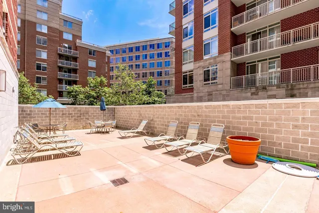 $2,900 | 880 North Pollard Street, Unit 323, Arlington, VA 22203