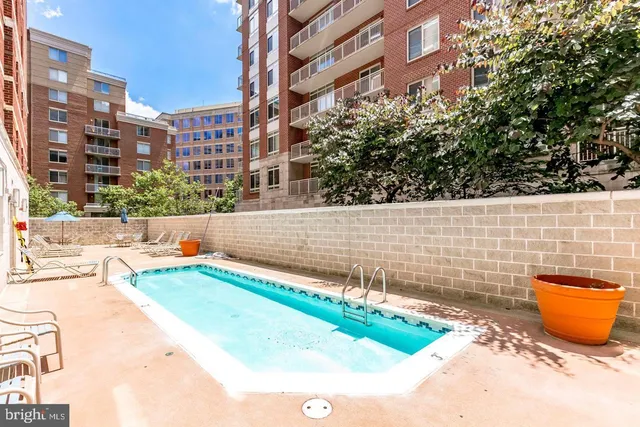 $2,900 | 880 North Pollard Street, Unit 323, Arlington, VA 22203